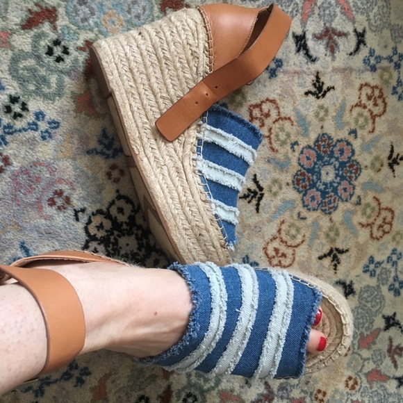 Marc Fisher “Adria” Espadrille Wedge - Picture 4 of 5